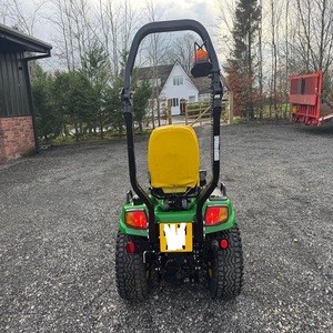 Achetez le tracteur autoporté John Deere X949 de qualité supérieure, conçu pour la robustesse, la durabilité et un fonctionnement agricole fluide. - Product Image 1