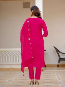 Elegante Conjunto de Kurti, Pantalón y Dupatta con Bordado de Lentejuelas – Moda India de Calidad de Exportación - Product Image 6