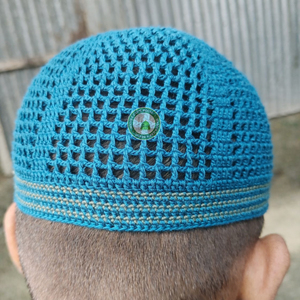 หมวกอิสลามคุณภาพสูงสำหรับผู้ชาย ผ้าฝ้ายพรีเมียม หมวกกุฟฟี่ หมวกสำหรับละหมาด ทอปี ตะกีอาห์ ตะกี สำหรับผู้ใหญ่ ดีไซน์ตามวัฒนธรรม ปรับขนาดได้ สีพื้น - Product Image 5