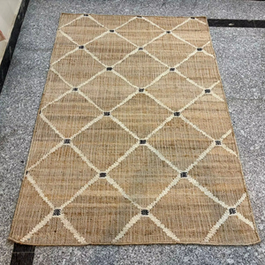 Alfombra de Yute Hecha a Mano con Patrón de Diamantes |   Alfombra Boho de Fibra Natural |   Alfombra Rústica Ecológica - Product Image 2