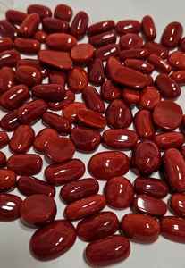 ปะการังสีแดงธรรมชาติจากอิตาลี รูปทรงแบนรูปไข่ สีเลือดแดง คุณภาพแก้วสูง ดีเยี่ยม สำหรับทำเครื่องประดับ - Product Image 3