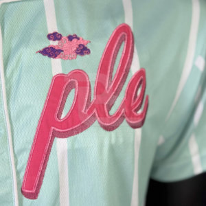 Maillot de baseball personnalisé haut de gamme à manches courtes avec boutons sur le devant, chemise de sport d'équipe respirante et légère, vêtements de sport en gros - Product Image 4