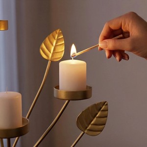 Candelabro con Diseño Innovador en Forma de Árbol Dorado con Detalles de Hojas para Decoración del Hogar - Product Image 2