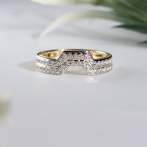 Anillo de Boda Chevron de Oro con Diamantes Cultivados en Laboratorio, Contorno Curvo Clásico, Anillo de Protección Apilable con Pavé, Anillo de Realce, Joyería Fina Nupcial, Regalo - Product Image 1