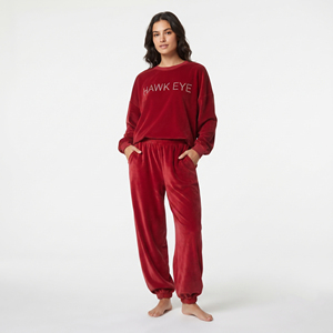Conjunto Deportivo de Terciopelo Rojo para Mujer, de Alta Calidad y Personalizado, Manga Larga, Cuello Redondo, Corte Holgado, con Logotipo de Pedrería, Ropa Casual de Invierno - Product Image 5
