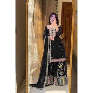 Salwar Kameez en polyester de créateur - Haut, bas et dupatta pour tenue de soirée - Product Image 3