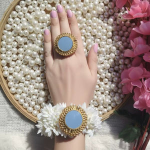 Pulsera de jazmín con espejo y anillo, combo al por mayor |   Joyería floral para bodas indias/pakistaníes de Mayun Heena, recuerdo festivo - Product Image 1
