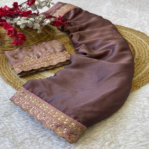 Sari de Seda Rangoli Premium VASTRA COTTAGE con Elegante Bordado de Lentejuelas y Borde Calado, Estilo Bollywood, para Fiestas - Product Image 3