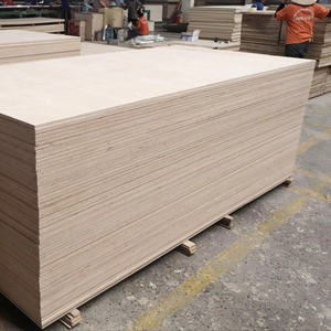 Plataforma de Madera Contrachapada de Caucho de Vietnam con Superficie Plana, 100% LVD LVB, Lijada por Ambos Lados, Paneles Modernos - Product Image 1