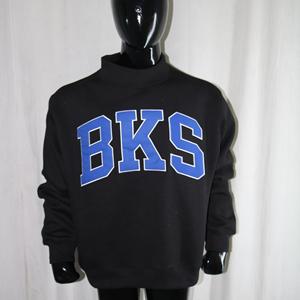 Sudadera BKS Mock Neck 450 GSM con nombre personalizado, bordado en aplique, corte holgado, 100% algodón, felpa francesa. - Product Image 2