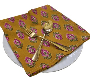 Servilleta de Mesa de Algodón Hecha a Mano con Estampado Floral, 100% Algodón, Desechable, Personalizable, para Reuniones Festivas, Hecha a Mano en India - Product Image 1