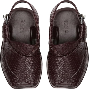 Chappal de cuero charol negro hecho a mano con doble suela, correa con hebilla de cuero genuino, plantilla cómoda y exterior de goma. - Product Image 1