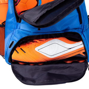 Bolsas de fútbol espaciosas para uso diario con asas resistentes y almacenamiento lateral. - Product Image 4