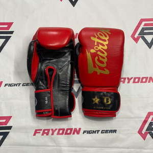 Gants de boxe Fairtex en cuir de vachette véritable, design personnalisé, best-seller, gris et noir, pour Muay Thai, avec fermeture auto-agrippante. - Product Image 2