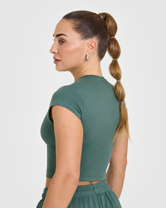 Conjunto de Top Corto y Pantalones Verdes para Mujer a la Moda – Precio al por Mayor, Ropa Urbana Personalizada OEM - Product Image 5