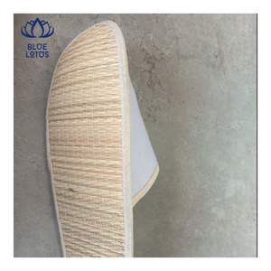 Chaussons faits main 2026 très demandés : Confortables et doux, pour la détente quotidienne et la marche à la maison - Product Image 1