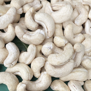 Oferta Especial 2025: Nueces de Anacardo Crudas W180 de Alta Calidad, Marca Vietnam Santigo, 24 Meses de Vida Útil, Empaque OEM, Listas para Enviar - Product Image 1