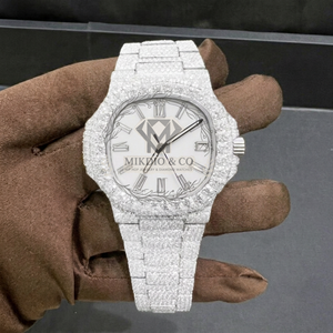 Reloj de Lujo al por Mayor con Diamantes Incrustados para Hombre, Esfera Blanca Personalizada con Números Romanos, Reloj de Cuarzo con Correa de Acero Inoxidable Completamente Adornada - Product Image 1