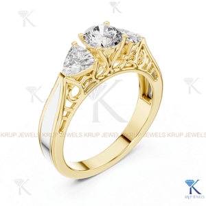 Anillo de Compromiso de Diamante CVD Cultivado en Laboratorio Personalizado con 3 Piedras, Corte Redondo y Trillón, Oro Sólido - Product Image 4