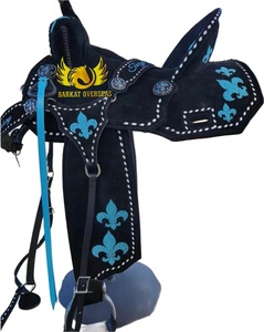 Silla de montar de cuero de gamuza negra personalizada con detalles turquesa, duradera, estilo western, para espectáculos ecuestres, portátil, para carreras de barriles y equitación. - Product Image 1