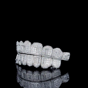 Grillz de Dientes de Lujo con Diamantes, Plata 925 con Baño de Rodio, Microincrustaciones, Corte Brillante Redondo y Corte Princesa, Unisex - Product Image 3