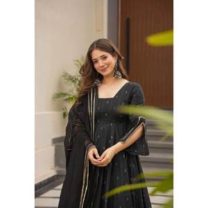 Robe Anarkali de créateur - Bas de robe et dupatta taille XS en tissu mousseline pour un look de soirée - Product Image 5