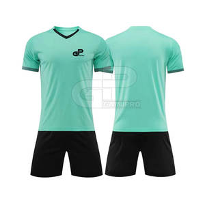 Ensemble d'uniformes de football confortables pour hommes, maillot et short respirants, conçus pour l'entraînement quotidien et les matchs amicaux - Product Image 5