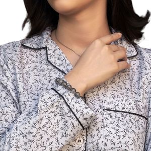 Conjunto de Pijama de Satén con Estampado Floral Blanco y Azul para Mujer, Camisa de Manga Larga con Botones y Pantalones a Juego, Ropa de Dormir Elegante, Ropa de Estar por Casa, OEM - Product Image 5