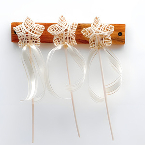 Baguette magique en rotin pour enfants, naturel, fait à la main, vente en gros, jouets en rotin pour bébé, baguettes fabriquées au Vietnam - Product Image 1