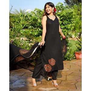 Conjunto de Traje Pintado a Mano en Color Negro, Talla XS, Marca Manya - Product Image 5