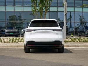 AI-TO M6 2026 SUV Électrique Ultra 4x4 à Autonomie Étendue Blanc avec Jantes Noires et Étriers de Frein Rouges - Product Image 6
