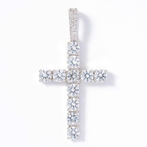 จี้รูปไม้กางเขนประดับเพชรโมอิสซาไนต์สี D ระดับ Iced Out สำหรับผู้ชายสไตล์ฮิปฮอป  ทำจากเงินแท้ 925 ขนาด 5 มม.  จี้รูปไม้กางเขนประดับเพชรเม็ดใหญ่ - Product Image 1