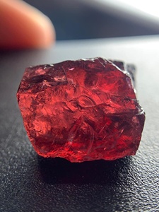 Lot de grenats rhodolites naturels bruts, 25 carats, cristaux de pierres précieuses rouges non traitées, qualité de taille et de découpe, colis - Product Image 4