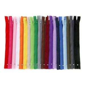Suministro de Fábrica de Colorantes 3 #   Cremallera de nailon de 20 cm con extremo cerrado - Product Image 1