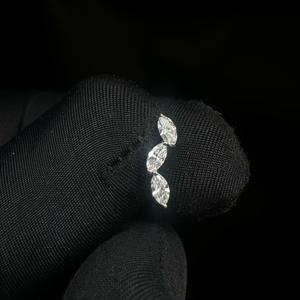 Pendiente de hoja con diamante marquesa en oro de 14K para perforaciones en hélice y cartílago - Product Image 6