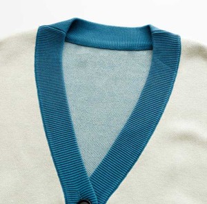 Cardigan en tricot épais respirant à col en V pour homme, pull rayé universitaire boutonné, mode académique de luxe - Product Image 5