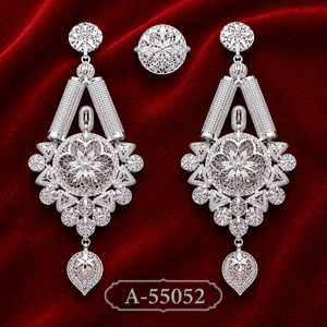 Boucles d'oreilles pendantes vintage en argent tibétain pour femme, motif floral, bijoux de mariage A-55056, boucles d'oreilles en alliage plaqué argent antique - Product Image 6