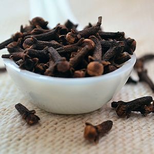 Clous de girofle entiers, collection premium pour les acheteurs en gros, avec fraîcheur naturelle et qualité supérieure des bourgeons - Product Image 6