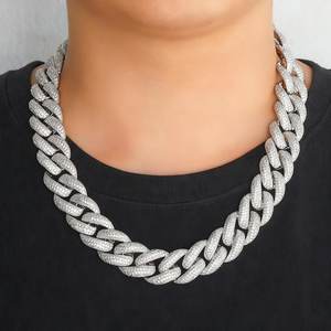 Collier chaîne cubaine Moissanite taille ronde entièrement pavée, bijoux Hip Hop tendance en argent 925, idéal pour rappeurs et soirées entre amis - Product Image 1