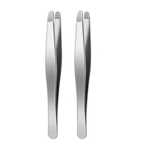 Pinzas para Cejas Ryzer Studio, Duraderas, de Acero Inoxidable con Punta Puntiaguda, Diseño Clásico Ecológico, 9 cm - Product Image 1