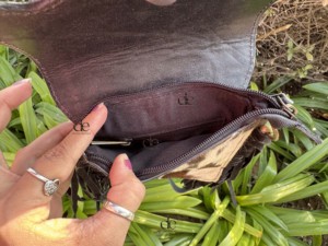 Nouveau design de sac à bandoulière pour téléphone en cuir de vachette véritable avec franges, gravures artisanales et motif à carreaux, petit format, pochette - Product Image 6