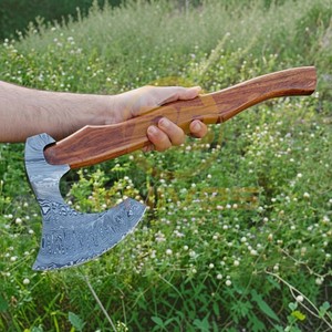Hache de camping en acier Damas de qualité supérieure, forgée à la main, avec manche en bois, pour la survie en plein air et la fendage du bois - Product Image 5