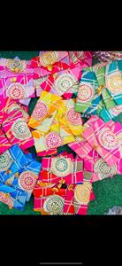 Bolsas de Regalo Potli Hechas a Mano con Adornos Vibrantes, Bolsitas Tradicionales Indias para Fiestas en Multicolor - Product Image 2