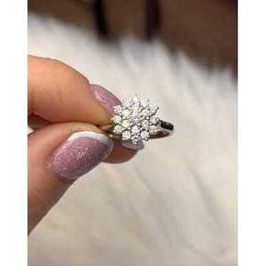 Bague d'anniversaire en diamant de laboratoire en argent sterling 925 Cadeau de Saint-Valentin parfait pour elle - Product Image 2