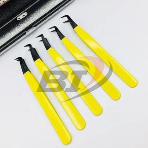 Pinzas de pestañas de acero inoxidable con revestimiento amarillo neón puntiagudas profesionales Pinzas de extensión de pestañas sostenibles Etiqueta privada negra - Product Image 3