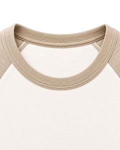 Camiseta raglan personalizada en color marfil y beige arena para mujer, cuello redondo, manga corta, mezcla de algodón suave, top de moda para verano. - Product Image 6