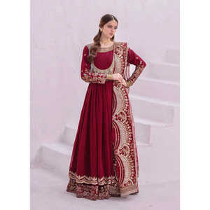 Robe de soirée de créateur Robe brodée à paillettes - Product Image 1