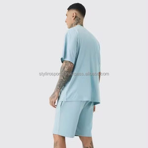 Camiseta y conjunto corto de corazón gráfico de gran tamaño de estilo veraniego informal de algodón 100% para hombre, patrón de estampado teñido liso transpirable de secado rápido - Product Image 1