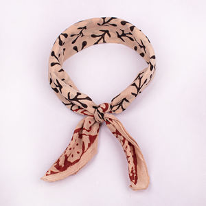 Bandana ethnique multifonctionnel en toile de coton indien respirant et écologique, imprimé à la main, motif floral, collection été Designer Craftjaipur - Product Image 5