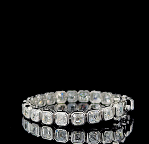 Brazalete de Diamantes de Laboratorio con Corte Esmeralda de Lujo en Oro, Brazalete de Diamantes Fino Personalizado para Bodas y Uso Diario - Product Image 2